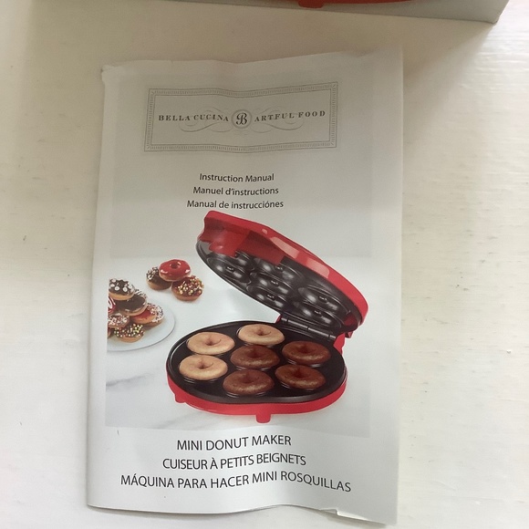 Mini Donut Maker Red Bake 7 Donuts in Minutes With Recipes - Picture 4 of 5